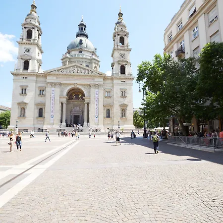 Mgzn Basilica Gasthuis Boedapest